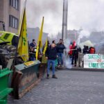 Farmers block Brussels to protest EU policies