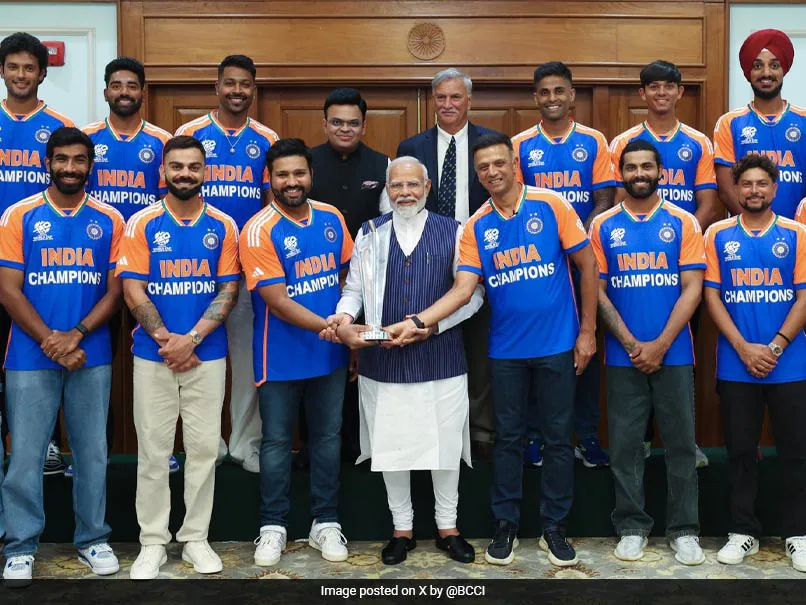 PM Narendra Modi's T20 World Cup Trophy Gesture Goes Viral on Social Media